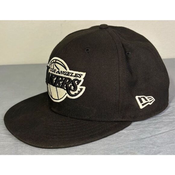 Official NBA LosAngeles Lakers 9FIFTY Cap Snap Sports Hat New Era Flat Bill - Picture 1 of 9